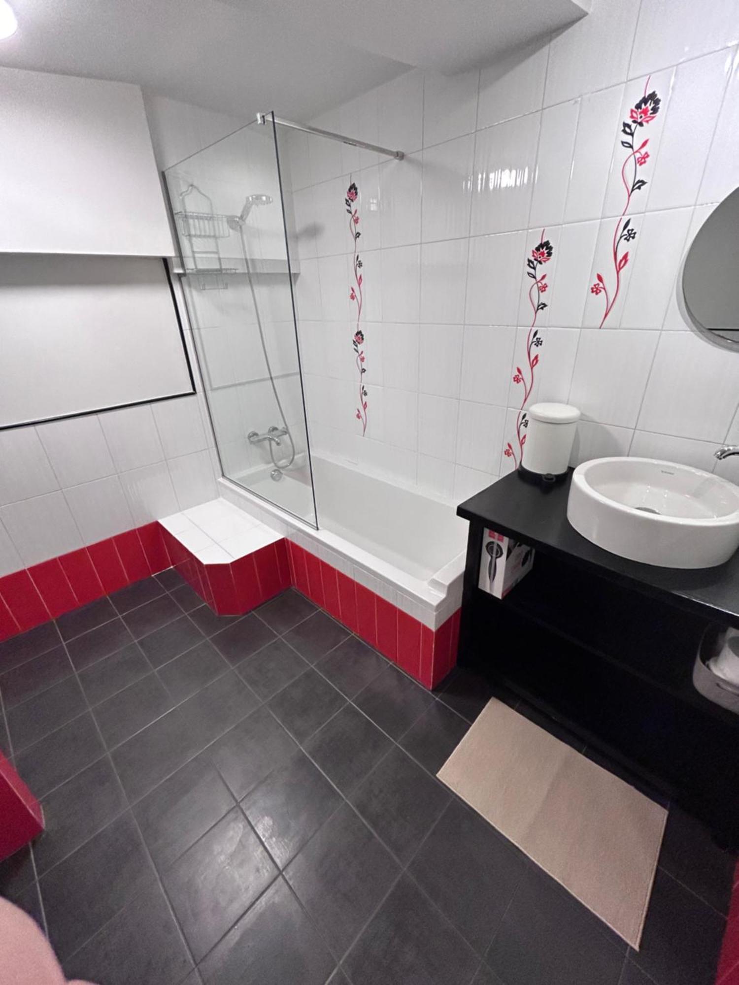 Estrella Apartment Bilbao Bagian luar foto