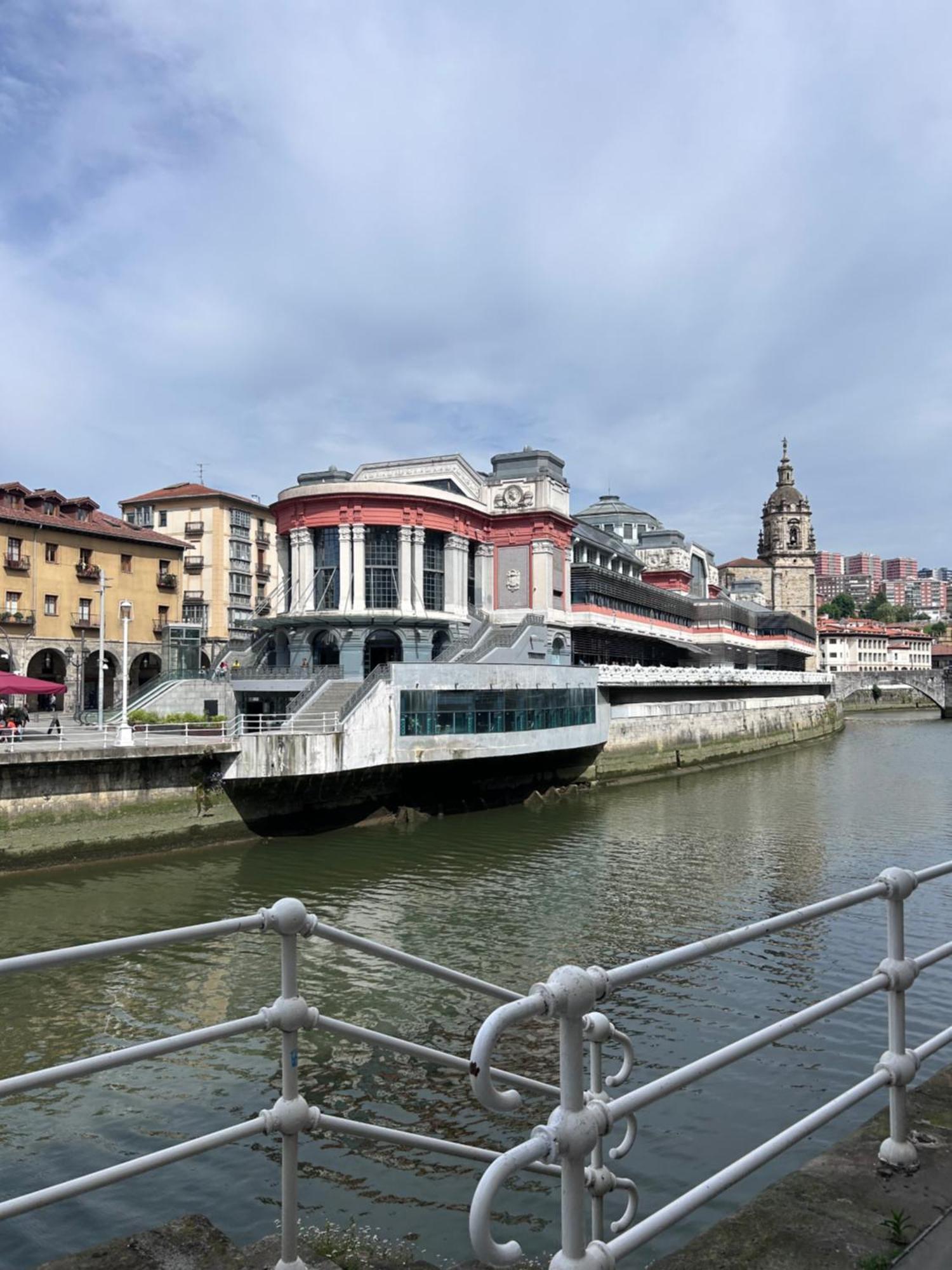Estrella Apartment Bilbao Bagian luar foto